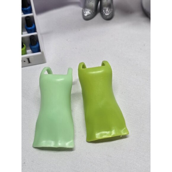 MiWorld Mi World OPI Nail Salon Mini World Playset Parts And Doll - Picture 7 of 14